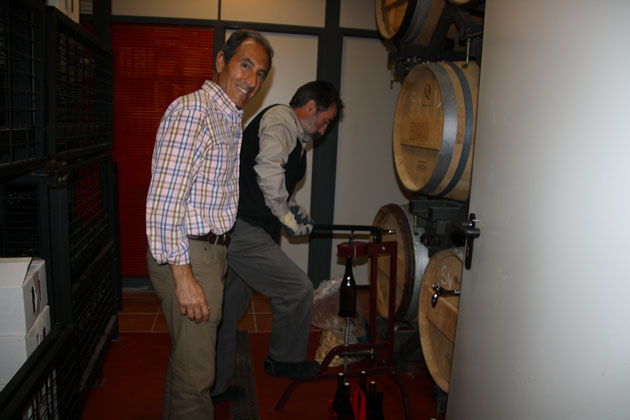 Filtrado y embotellado vinos blanco. tinto y rosado