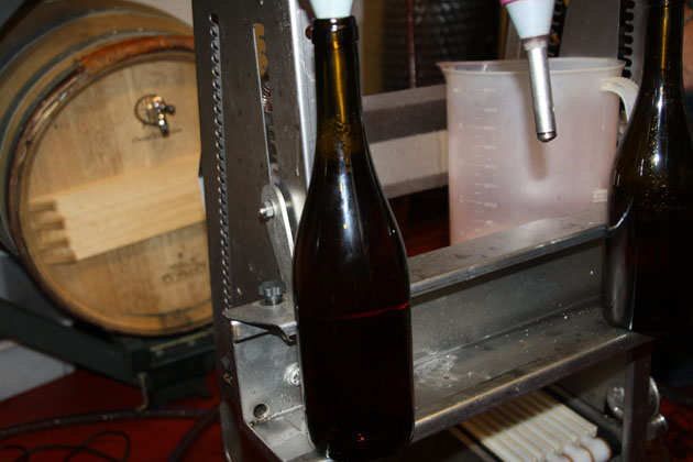 Filtrado y embotellado vinos blanco. tinto y rosado