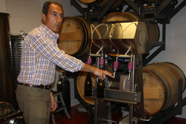 Filtrado y embotellado vinos blanco. tinto y rosado